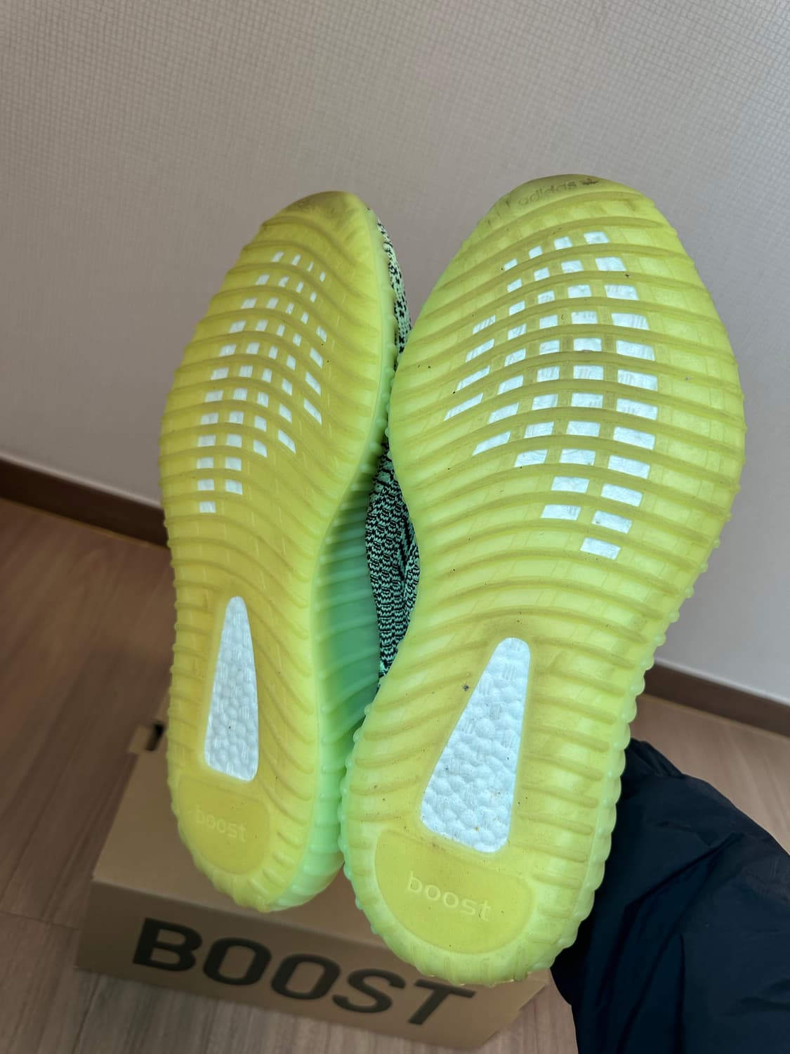 285 아디다스 이지 부스트 350 V2 이즈릴 - 논리플렉티브 상품이미지6