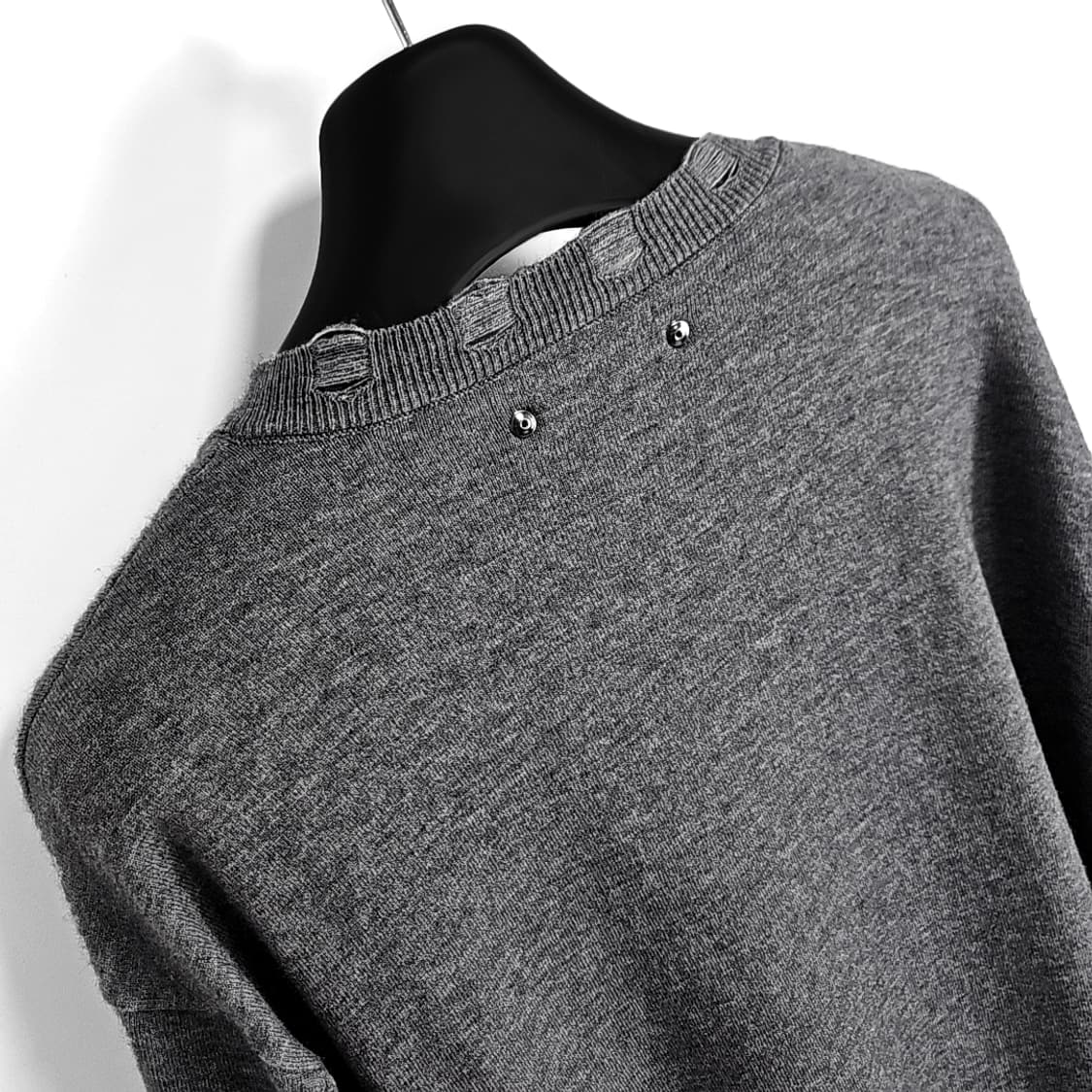 Ikeda 피어싱 리벳 데미지 크롭 니트 (gray) 상품이미지8