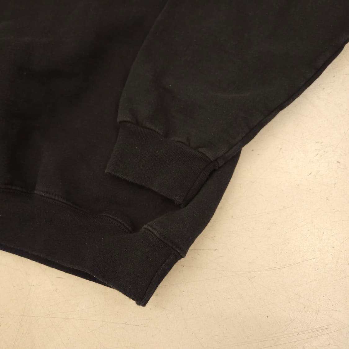 트레셔 빅로고 블랙 맨투맨 상품이미지2