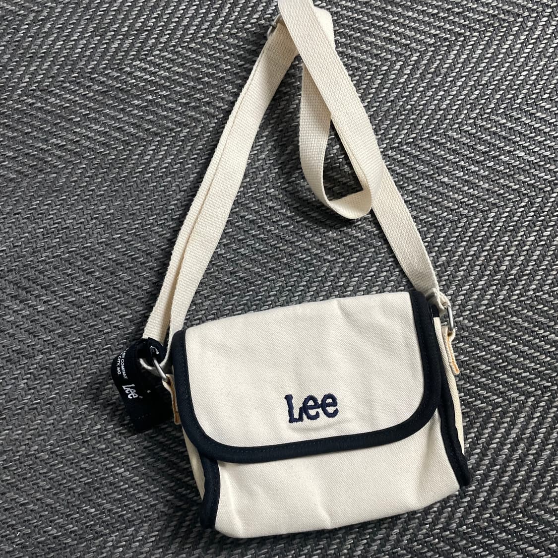 Lee 자수 이지  미니 크로스백 아이보리y 5028 상품이미지1