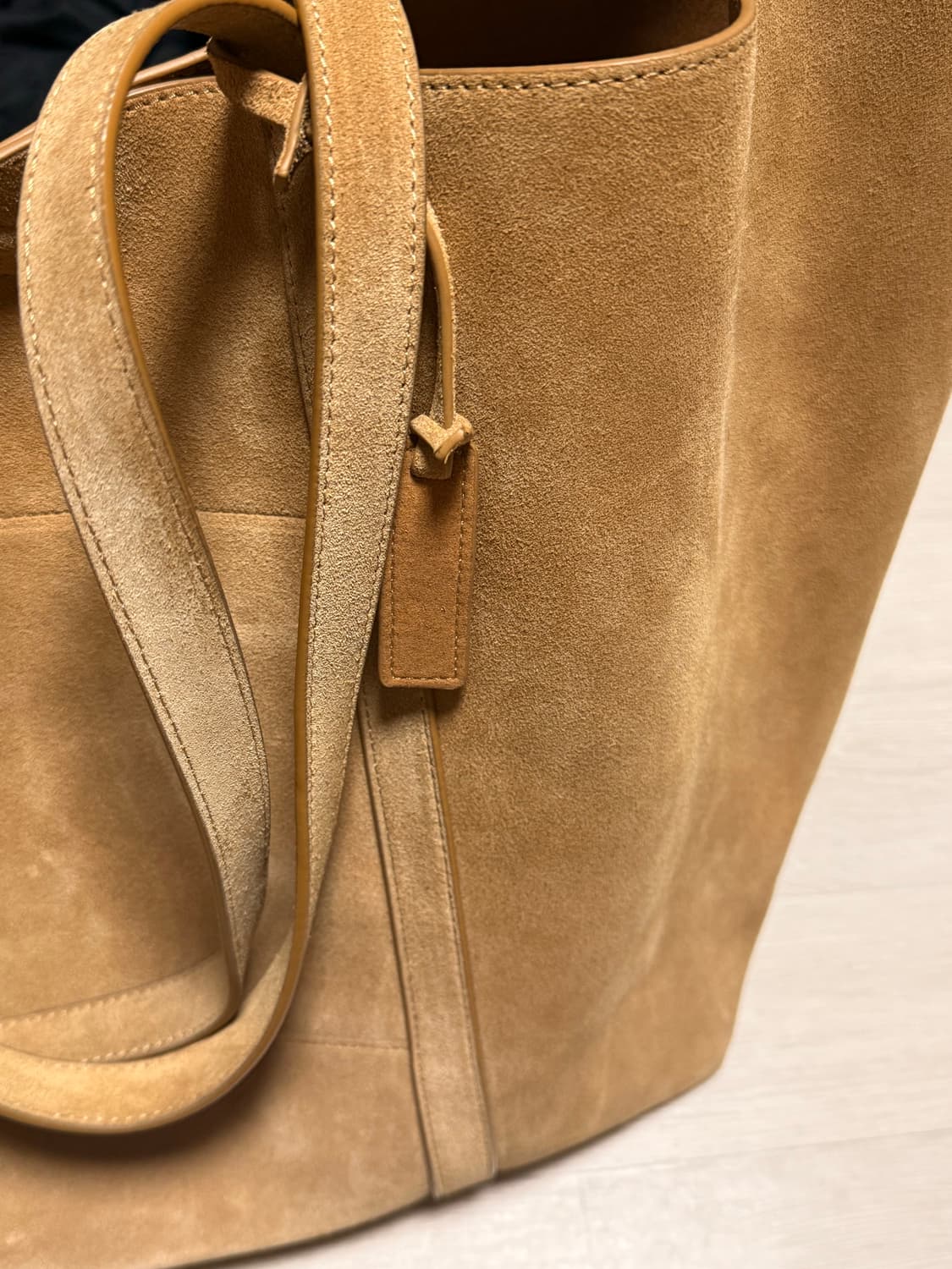 노이어 스웨이드 쇼퍼백 상품이미지4