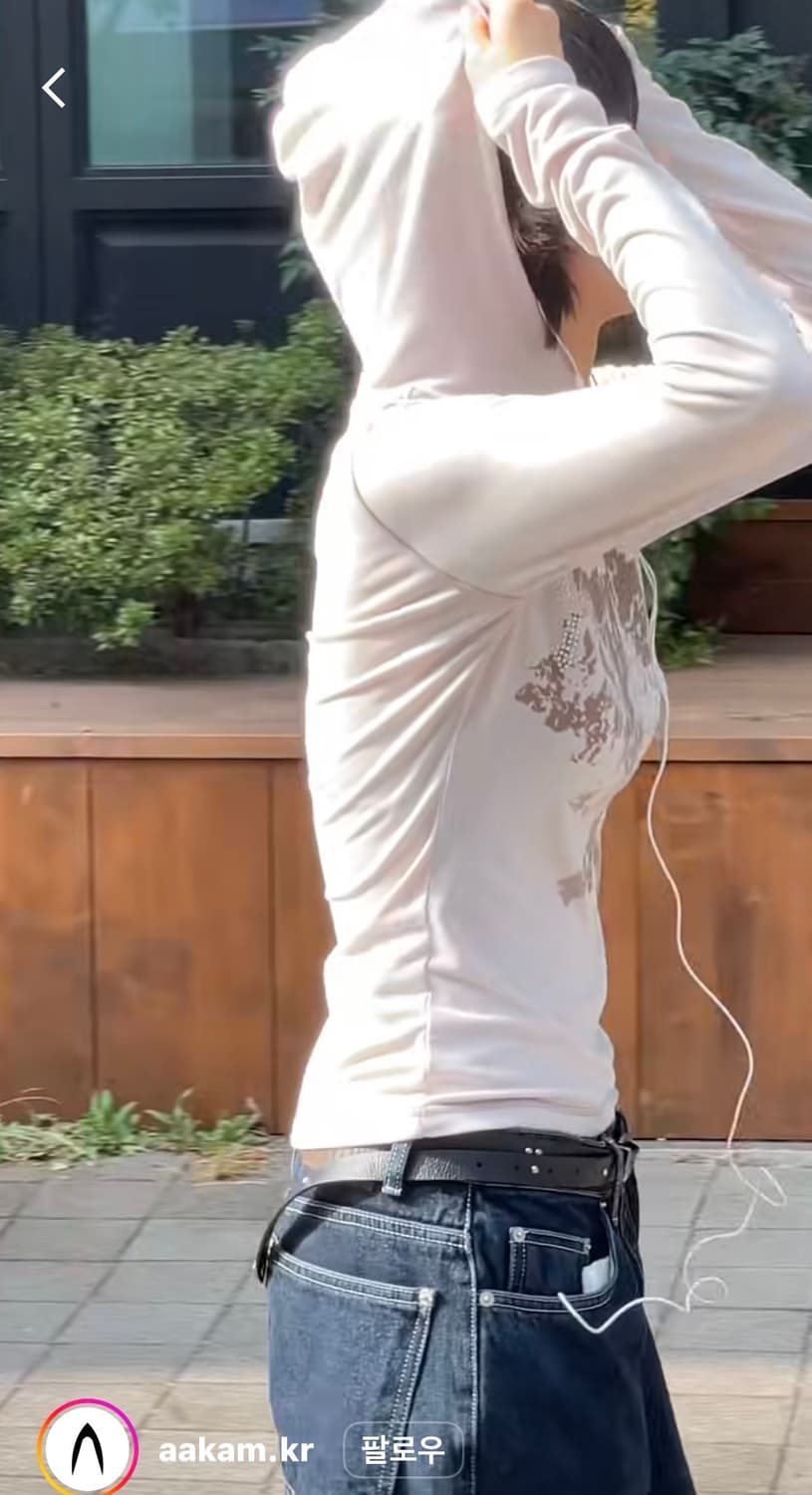 Studded Cross Hooded Long Sleeve (Beige) 상품이미지2