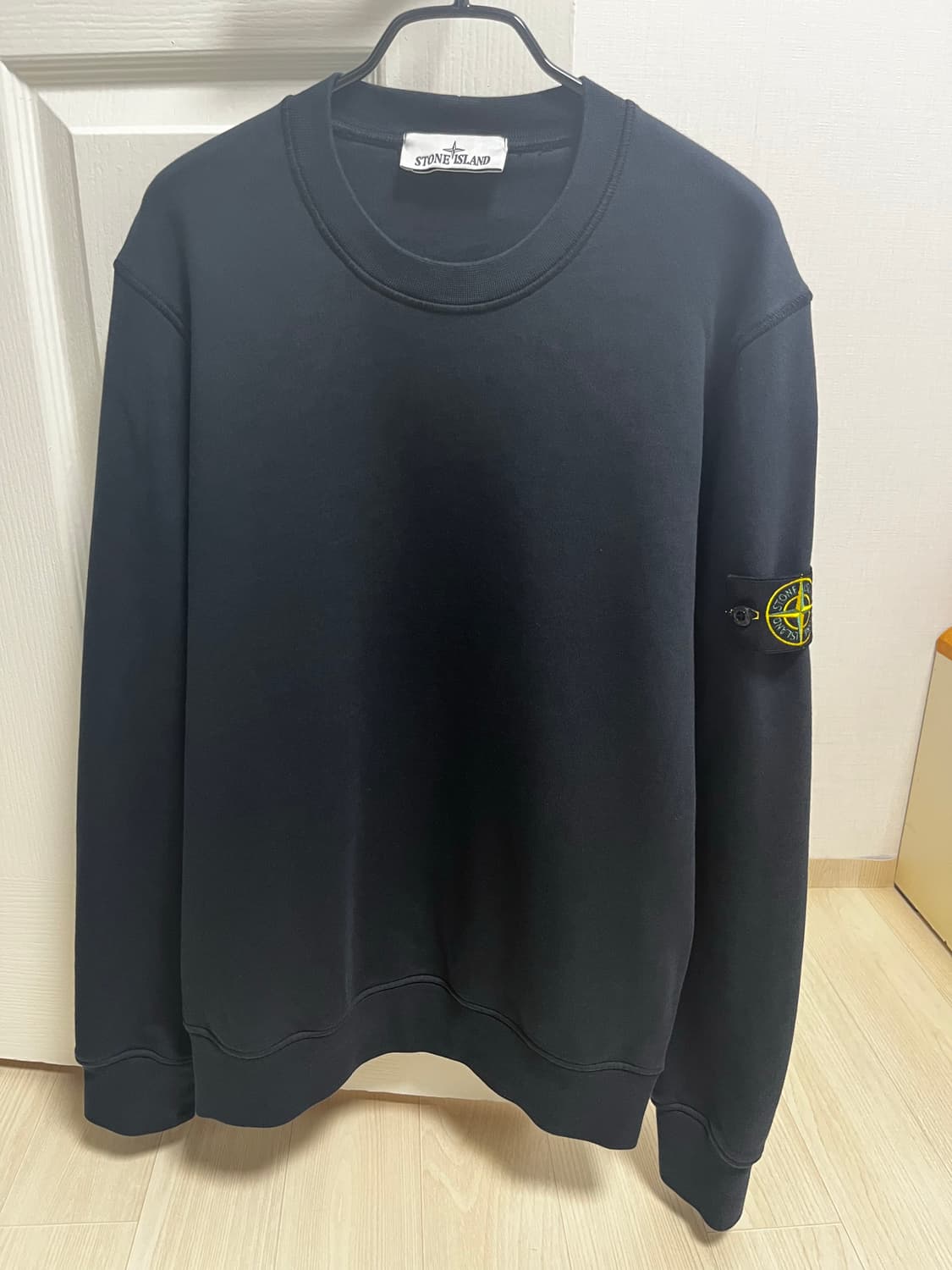 스톤아일랜드 25ss 네이비 블루 맨투맨 상품이미지1