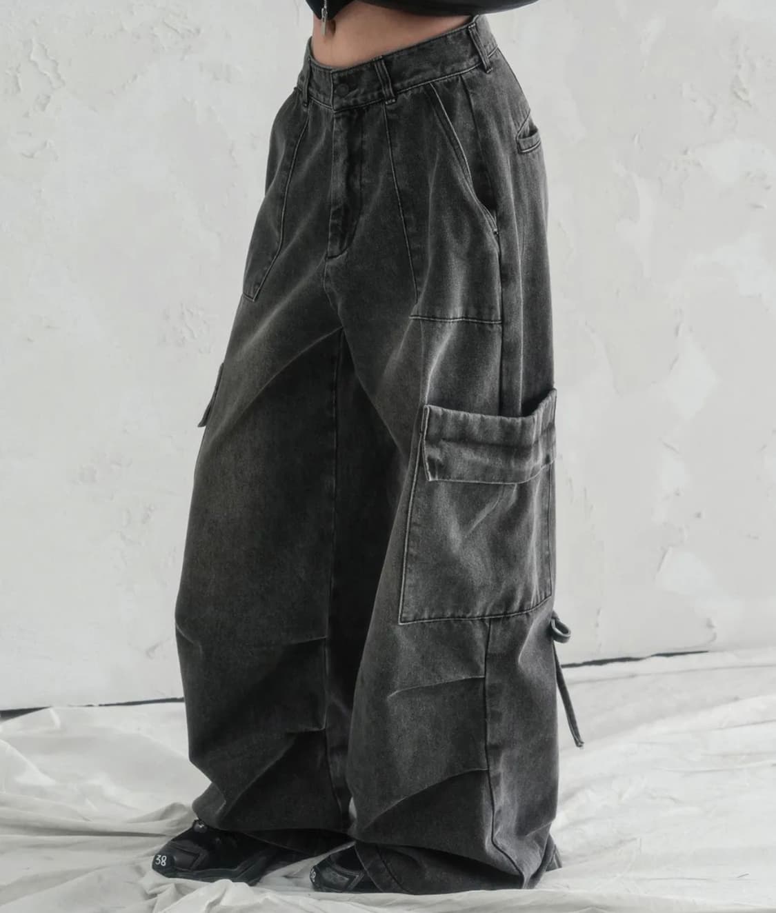 AVANDRESS/어반드레스 Accent Back String pants 상품이미지1