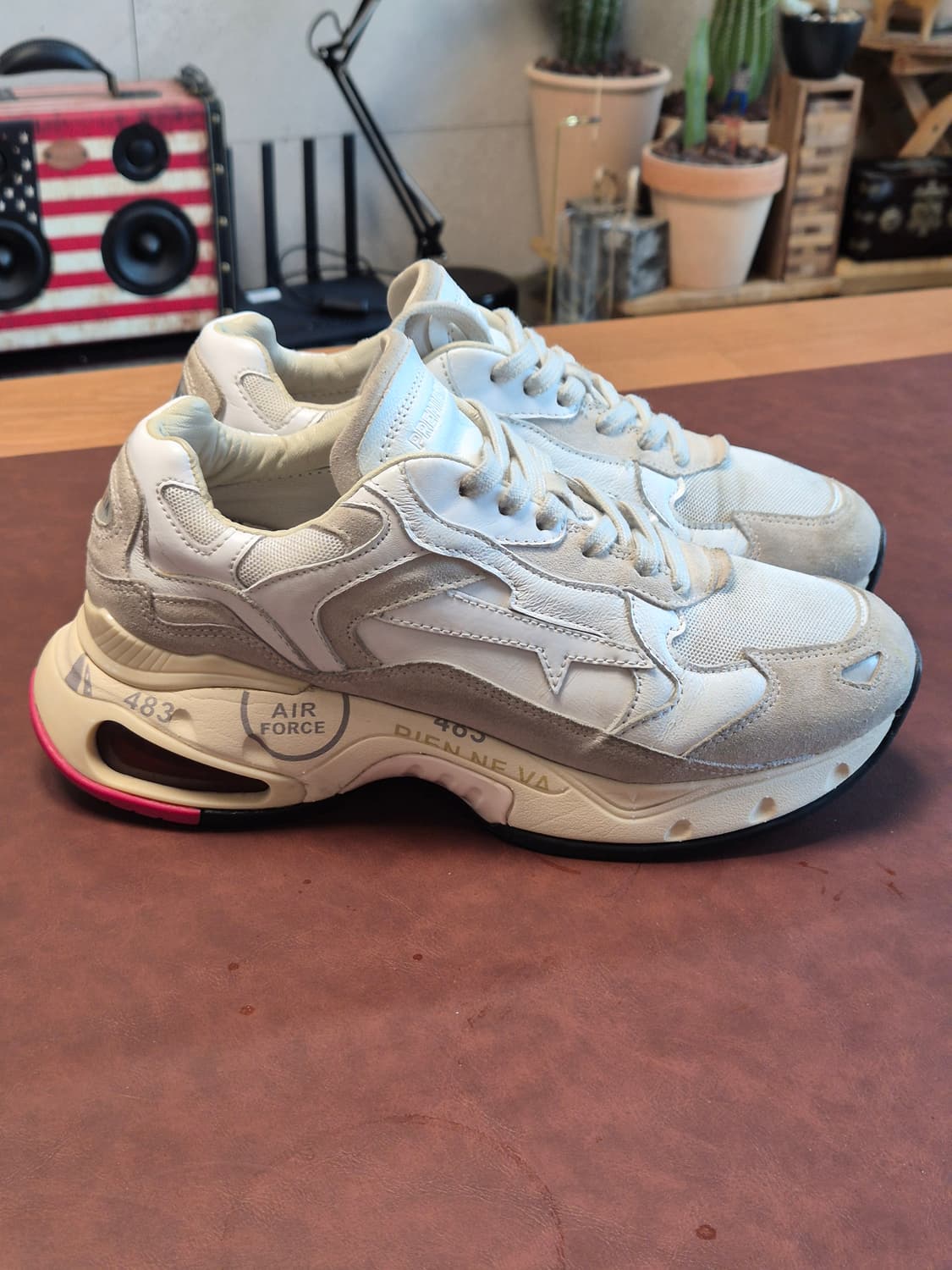 235-240(37) 정품 프리미아타 샤키 스니커즈  상품이미지1