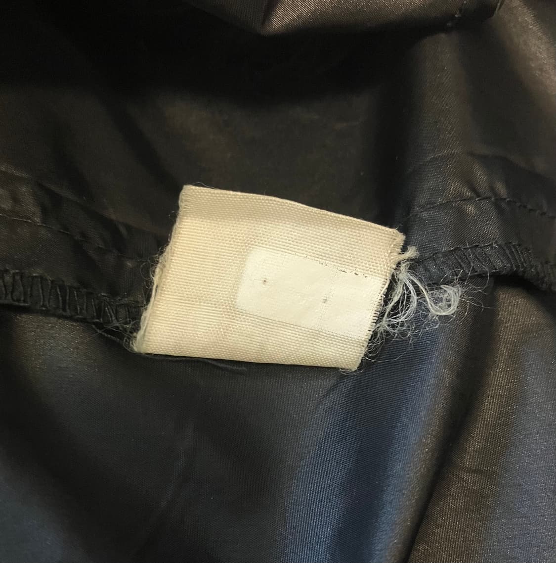 Side detail black nylon jacket 상품이미지9