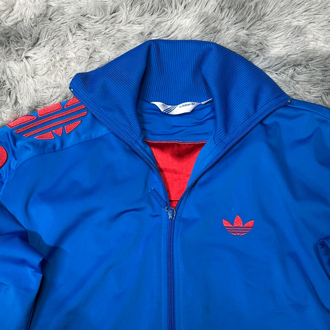 아디다스 유니크 빅로고 트랙탑  상품이미지3