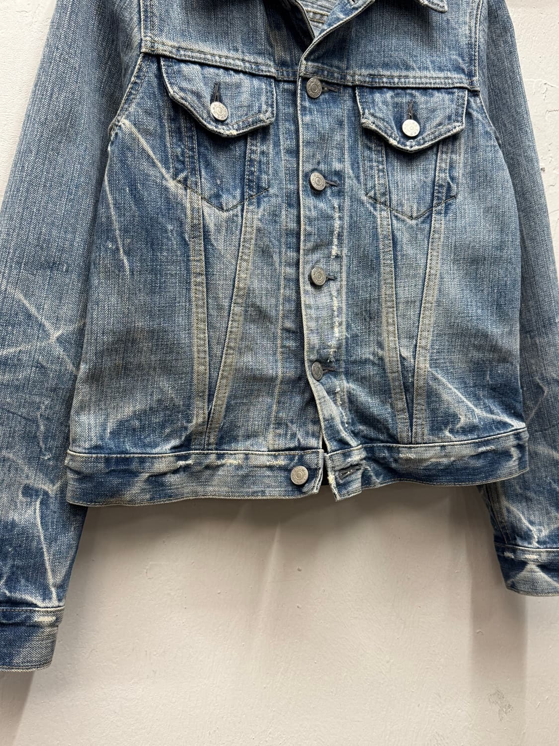 D.M.G 3rd Type Distressed Denim Trucker 상품이미지3