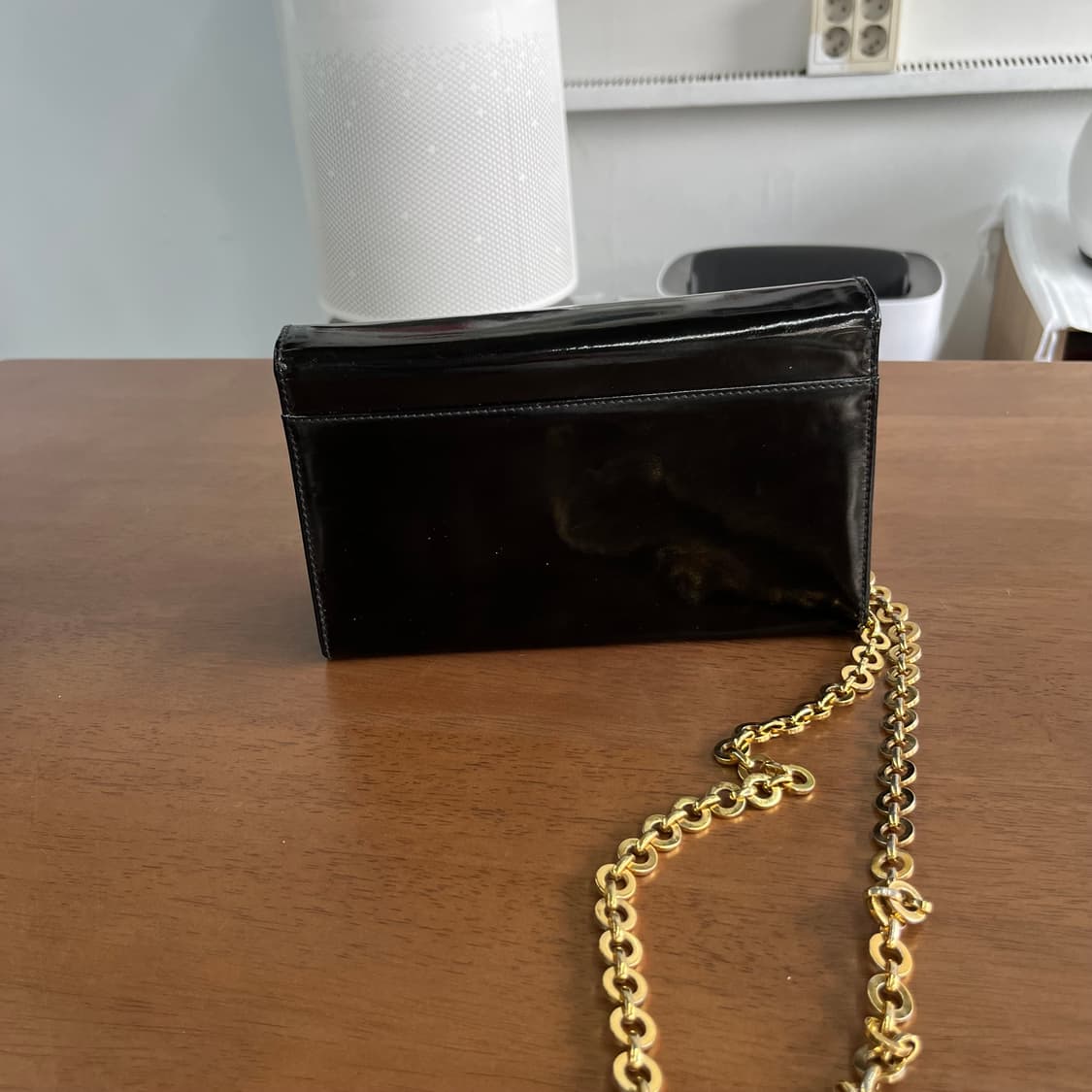 페레가모 간치니 페이턴트 체인 크로스백 상품이미지5