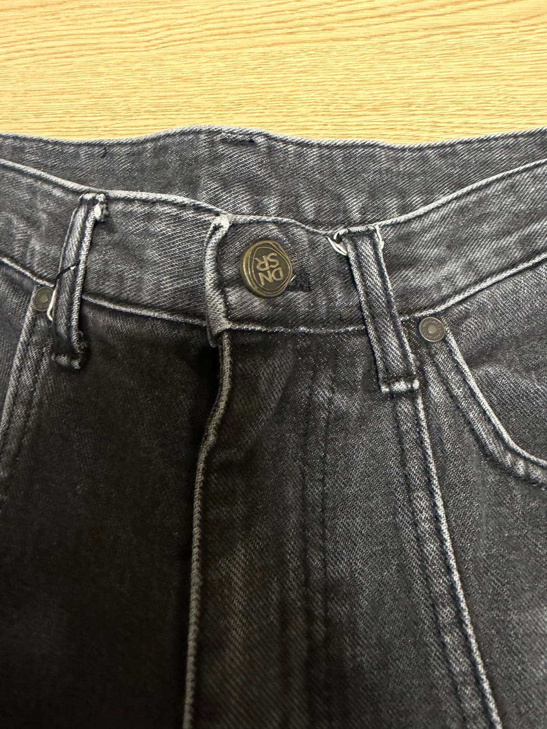 Dnsr 바지 웨이브 드롭 데님 블랙 상품이미지3