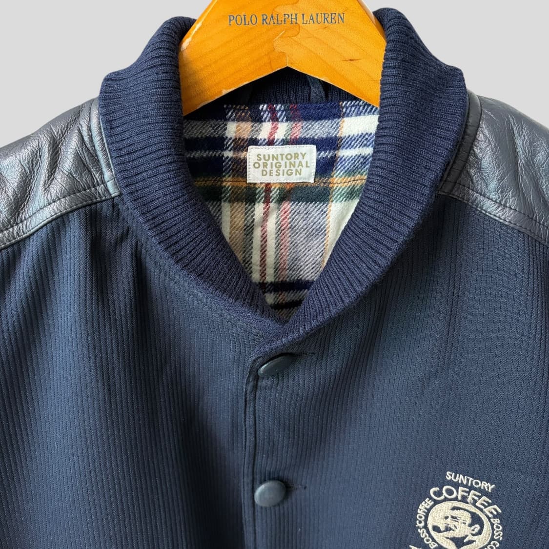 (L)산토리 보스 커피 카우레더 봄버자켓 상품이미지3