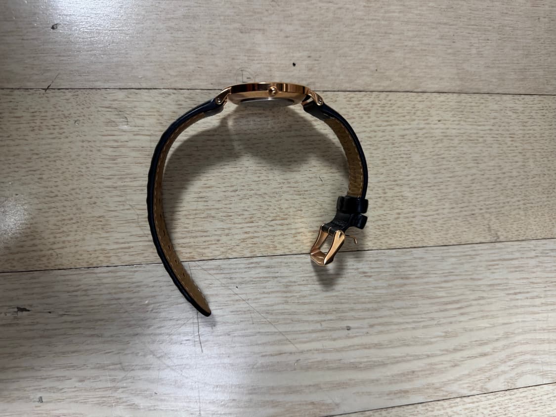 다니엘 웰링턴 클래식 셰필드 가죽시계 36mm 상품이미지5