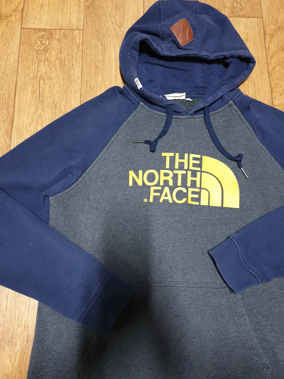 1063 노스페이스 후드티 105 사이즈입니다 상품이미지4