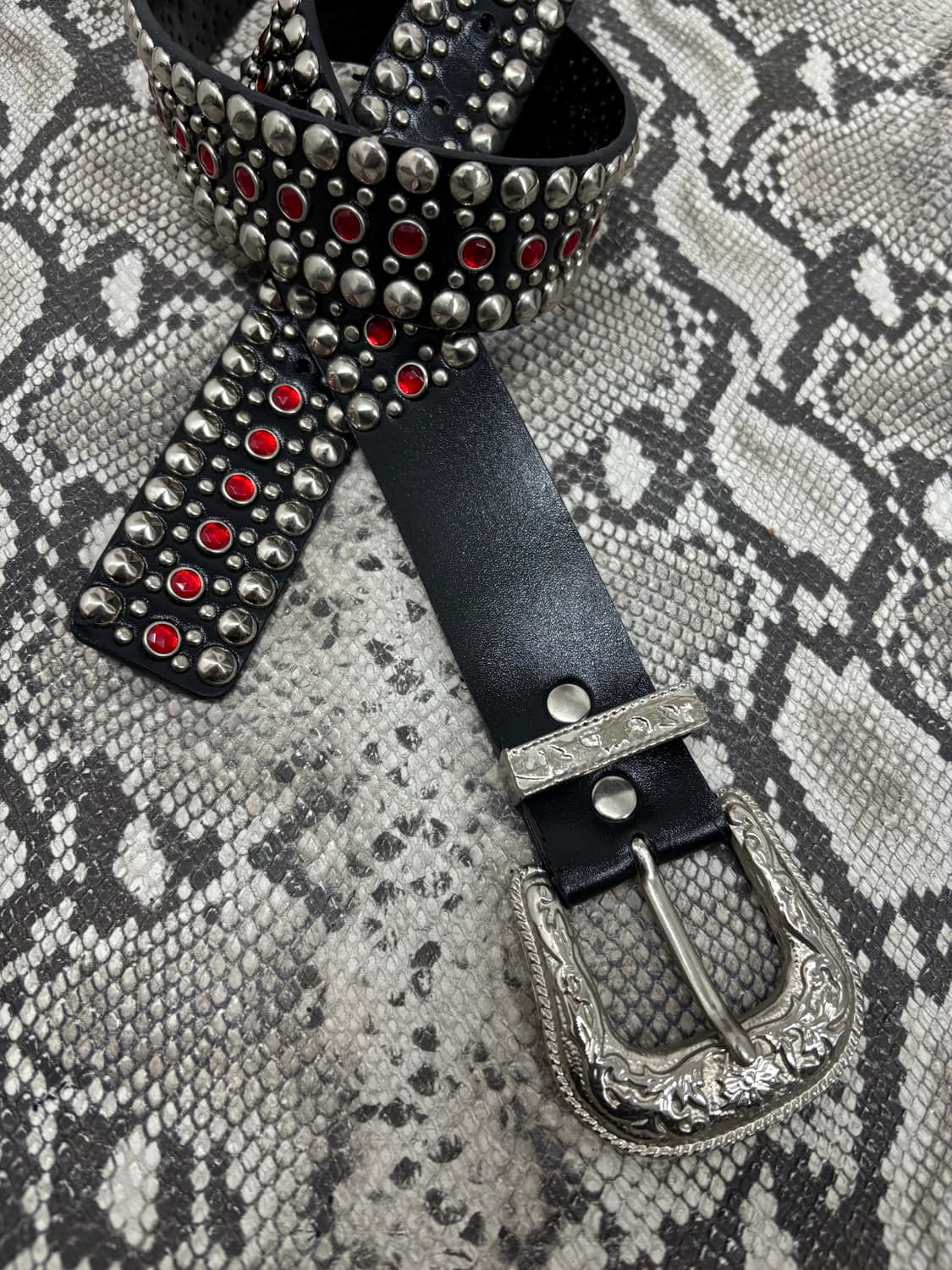 [ACC]Red Cubic&Stud Detail Belt 상품이미지2