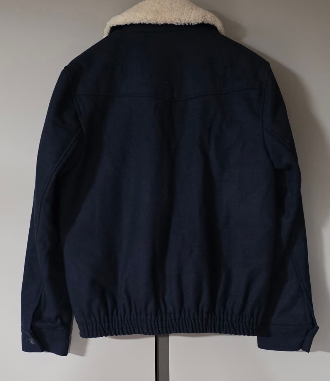 새상품)주카 스페이스 울넥 남성자켓.  
싸이즈 95 상품이미지4