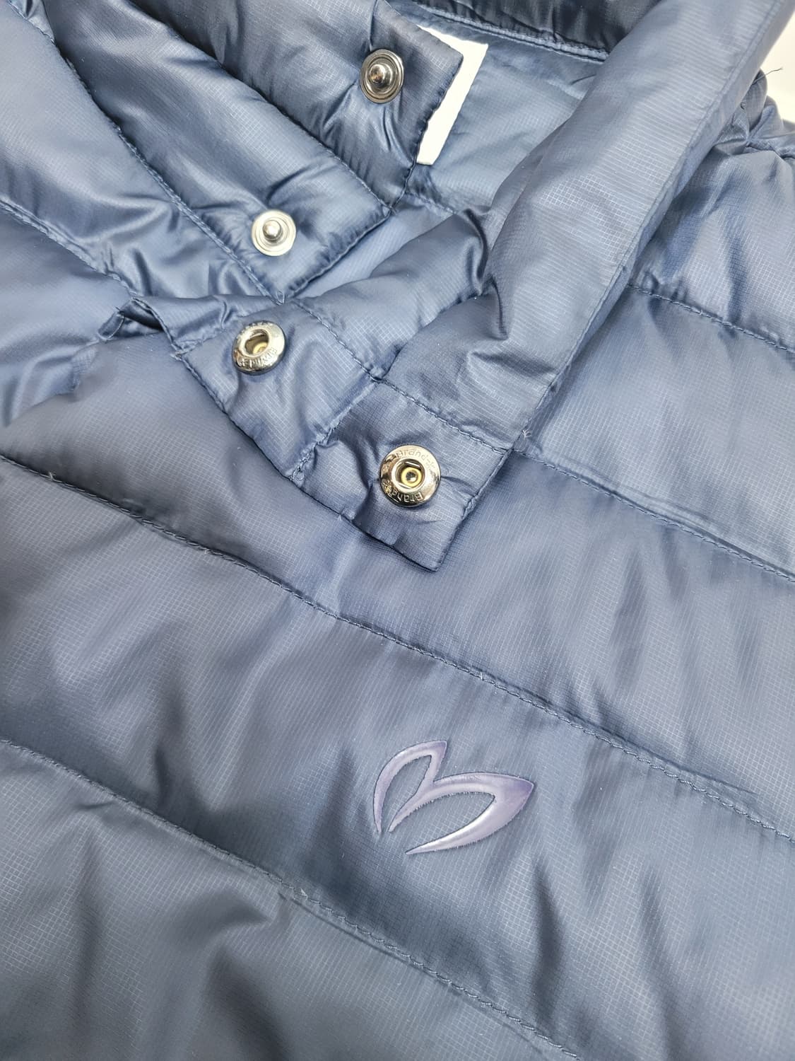 마스터바니에디션 경량 다운 패딩 베스트 / 사이즈 4 (95) 네이비
 상품이미지6