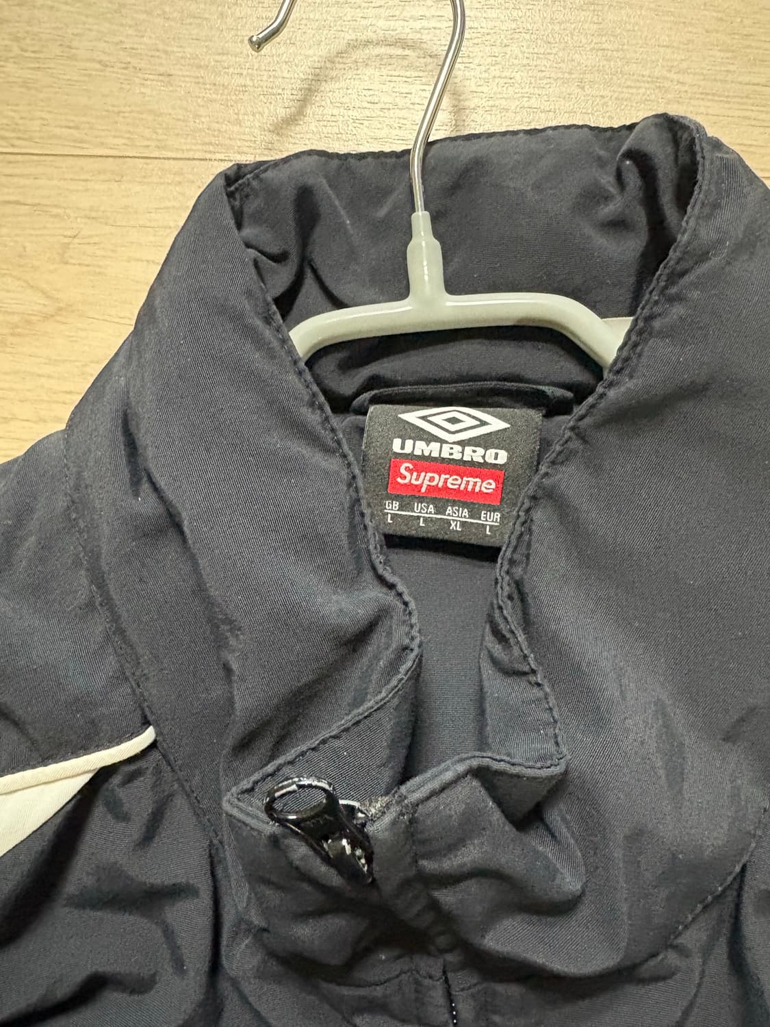 L)슈프림 엄브로 트랙자켓 블랙 상품이미지6