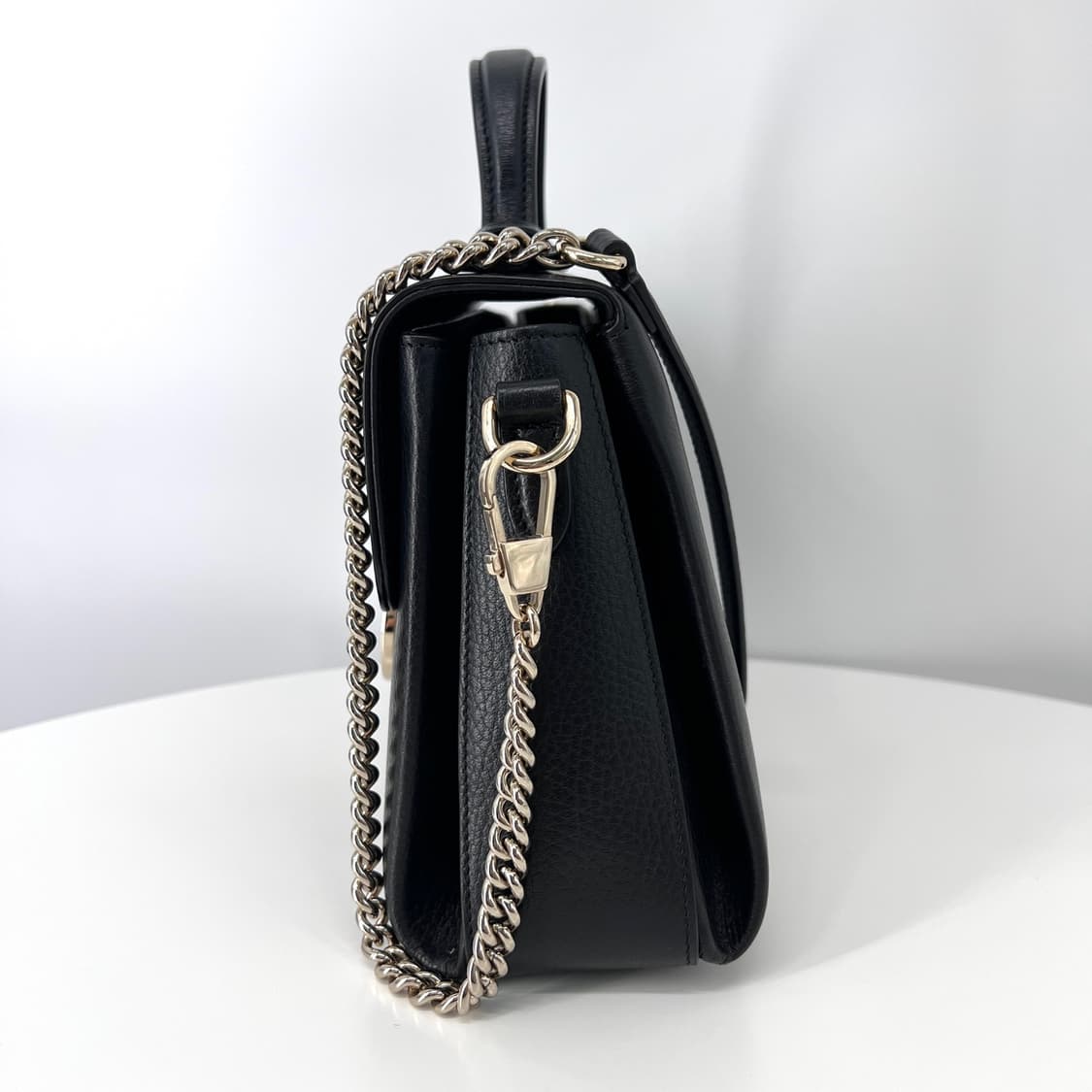 구찌 GG 인터로킹 탑핸들 체인 숄더백 블랙 (510302) 상품이미지7