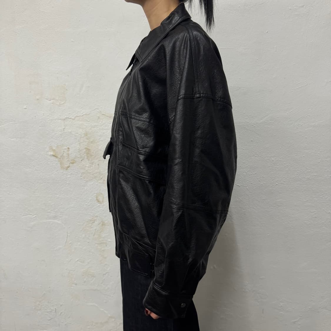 프릭스스토어 블랙컬러 스냅 칼라 집업 비건 레더 자켓 상품이미지2