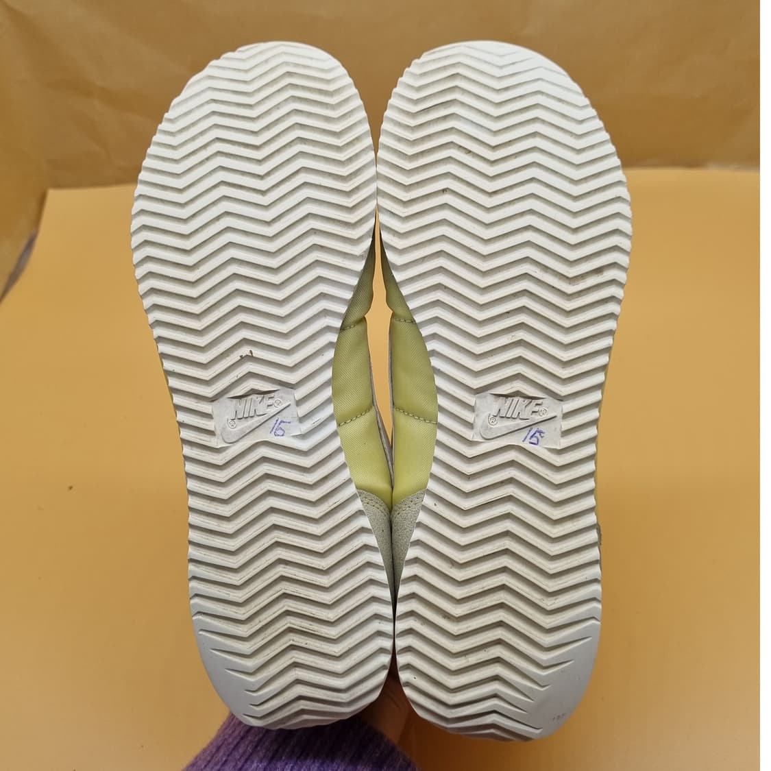 나이키 코르테즈 옐로우 여성운동화240. 상품이미지3