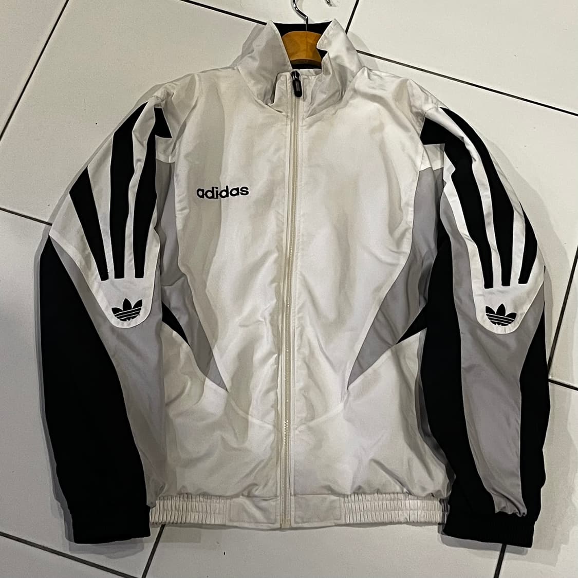 아디다스 올드스쿨 화이트 바람막이 상품이미지1