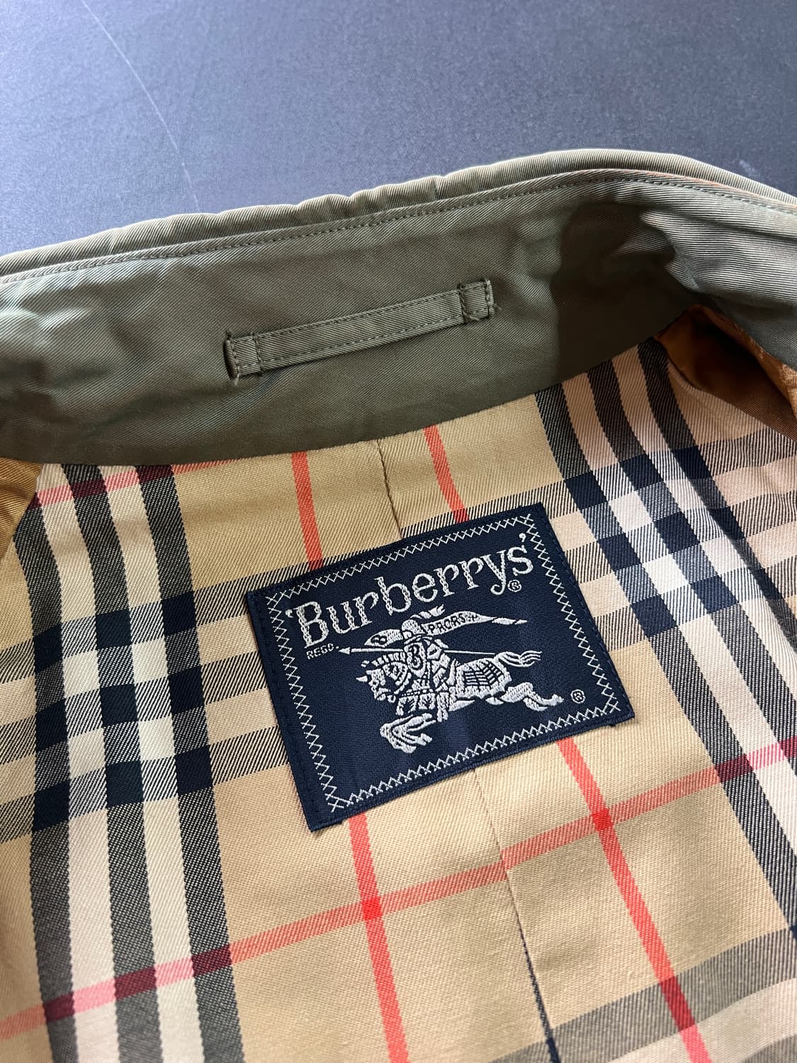 빈티지 버버리 투톤 더블 트렌치 코트 (올리브/브론즈) 상품이미지4