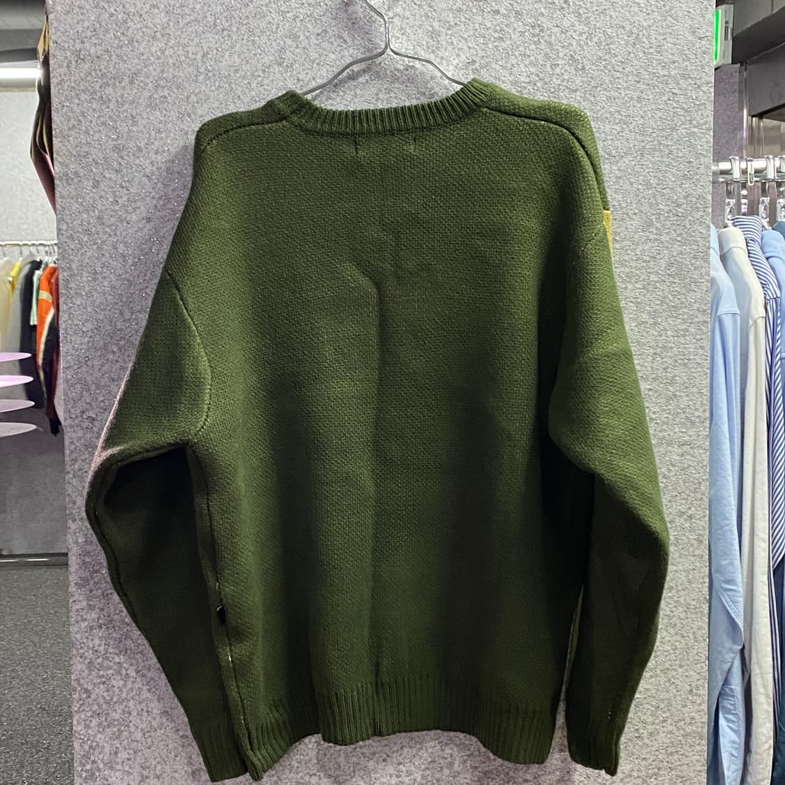 트릴리온 빅로고 카키 코튼 라운드 니트 B3110 상품이미지3