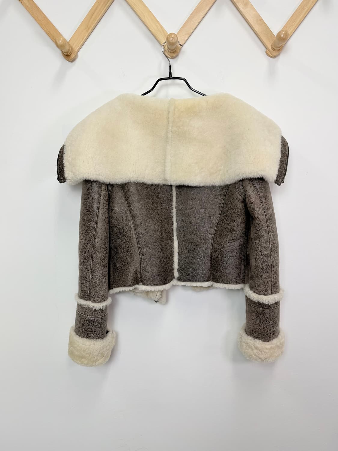 더비비안 리얼 양모 숏무스탕 상품이미지3