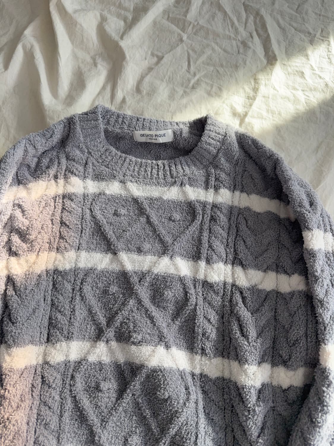 젤라또피케 그레이 아방 꽈베기 폼폼 단가라 니트 상품이미지2