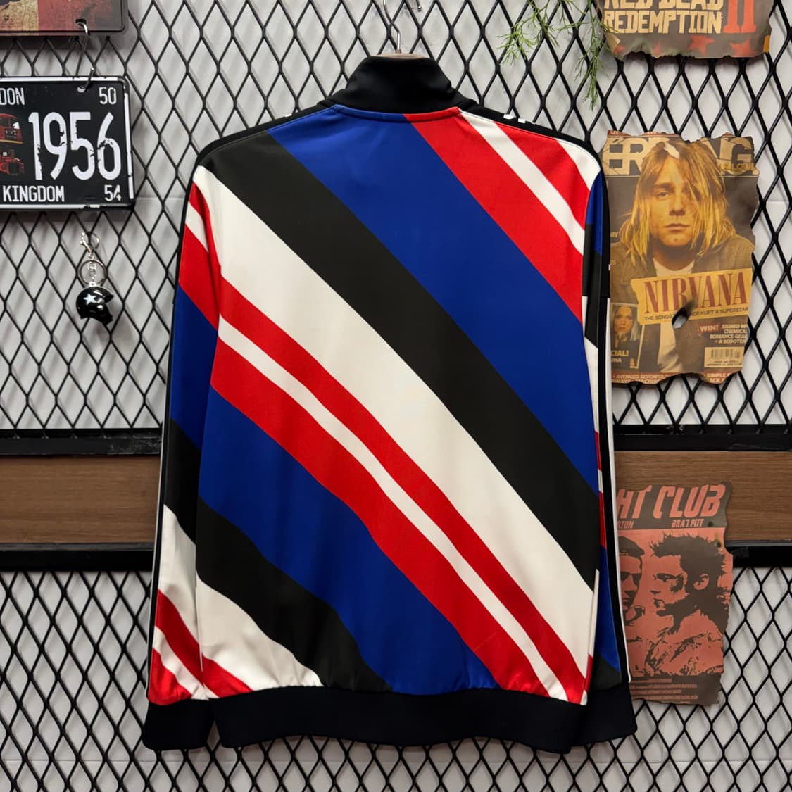 르꼬끄 스포르티브 스트릿 패턴 트랙 자켓 사이드 로고 포인트 배색 상품이미지2