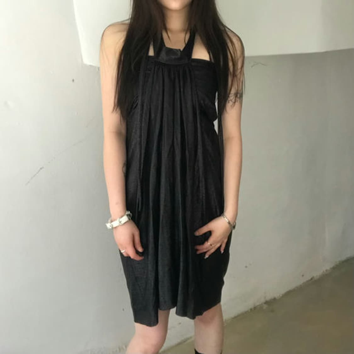 릭 오웬스(Rick Owens) 글리터 메탈릭 홀터넥 드레이프 원피스 상품이미지2