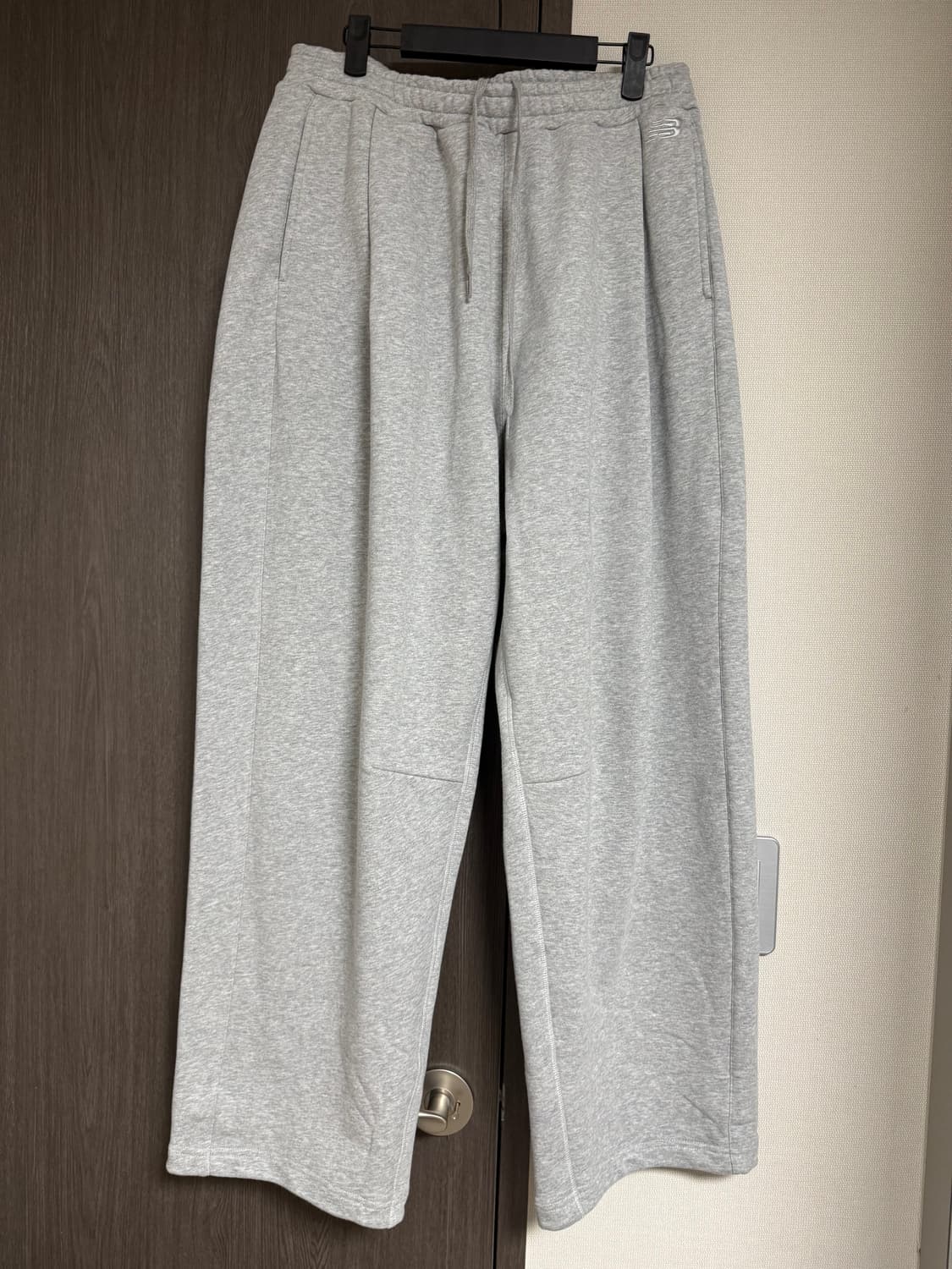 뉴발란스 UNI 에센셜 클래식 오버와이드 팬츠 상품이미지4