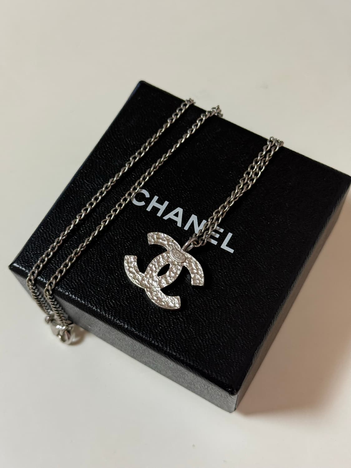 샤넬cc로고 에폭시(핑크) 제니목걸이 상품이미지3