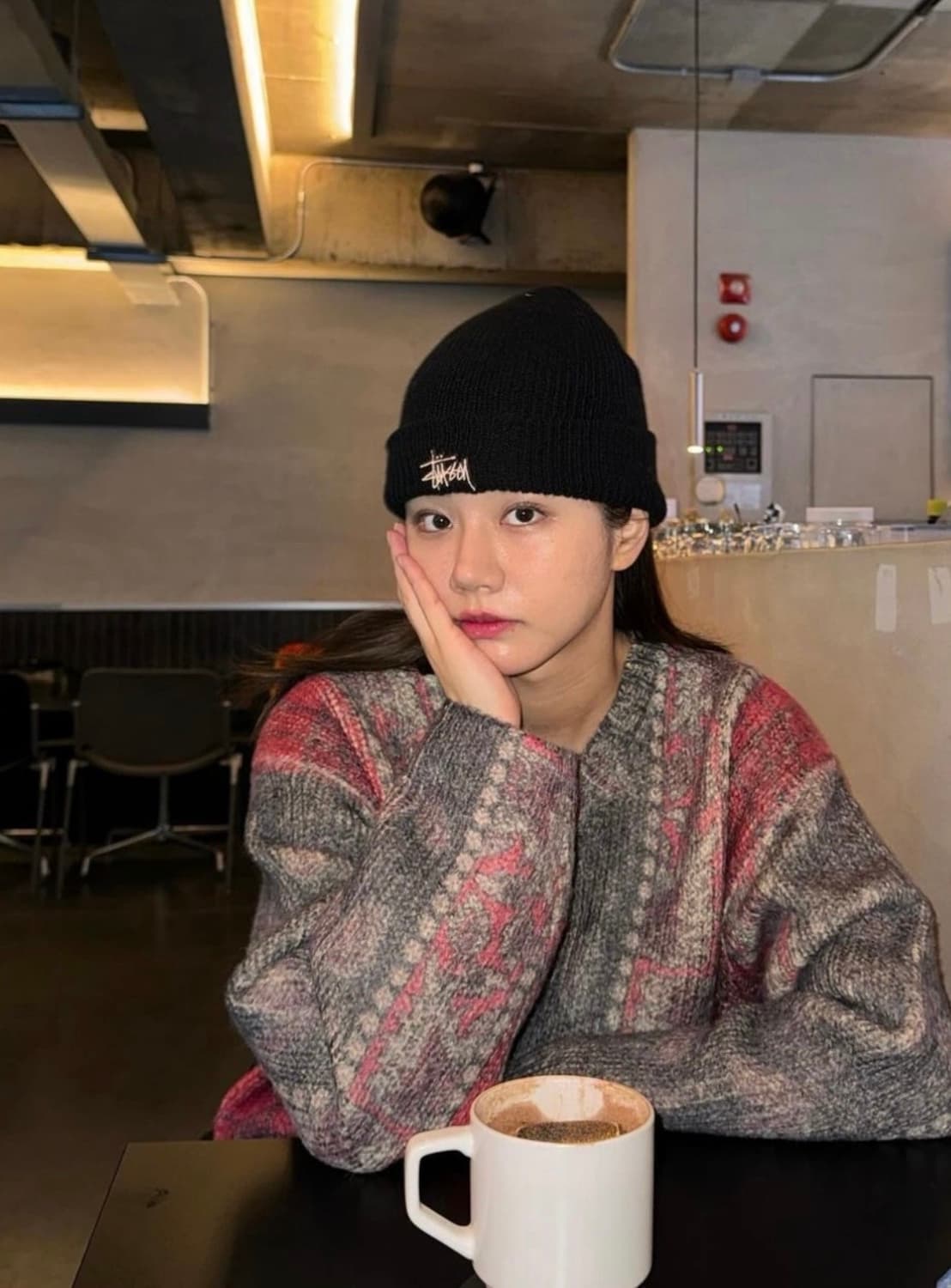 L) 스투시 프린트 알파카 니트 스웨터 걸스데이 혜리 착용 상품이미지1