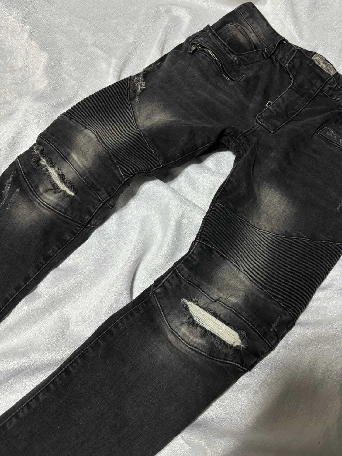 “Unknown” Black Distressed Biker Pants 상품이미지8