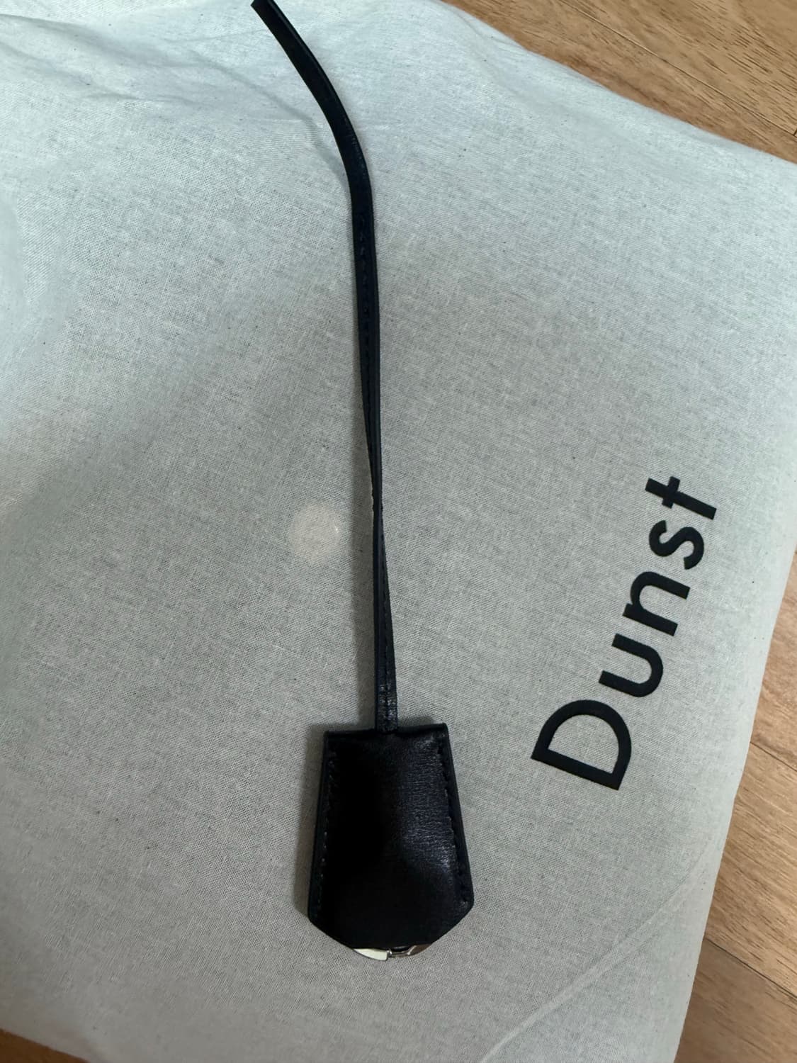 던스트 클래식 28 레더백 상품이미지6