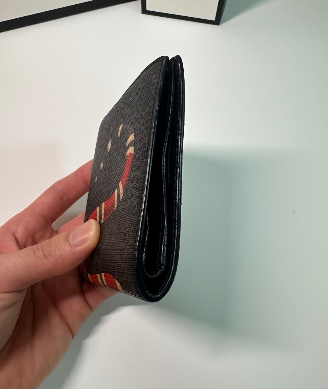 구찌 스네이크 GG 수프림 반지갑 블랙 상품이미지5