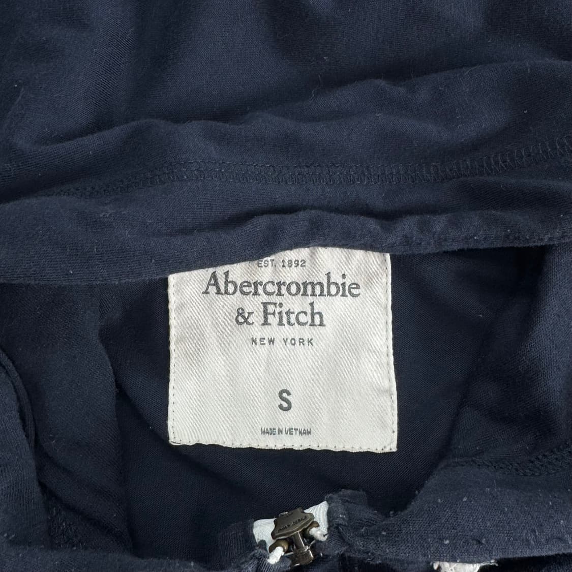 Abercrombie 아베크롬비 스몰로고 네이비 후드집업 상품이미지5