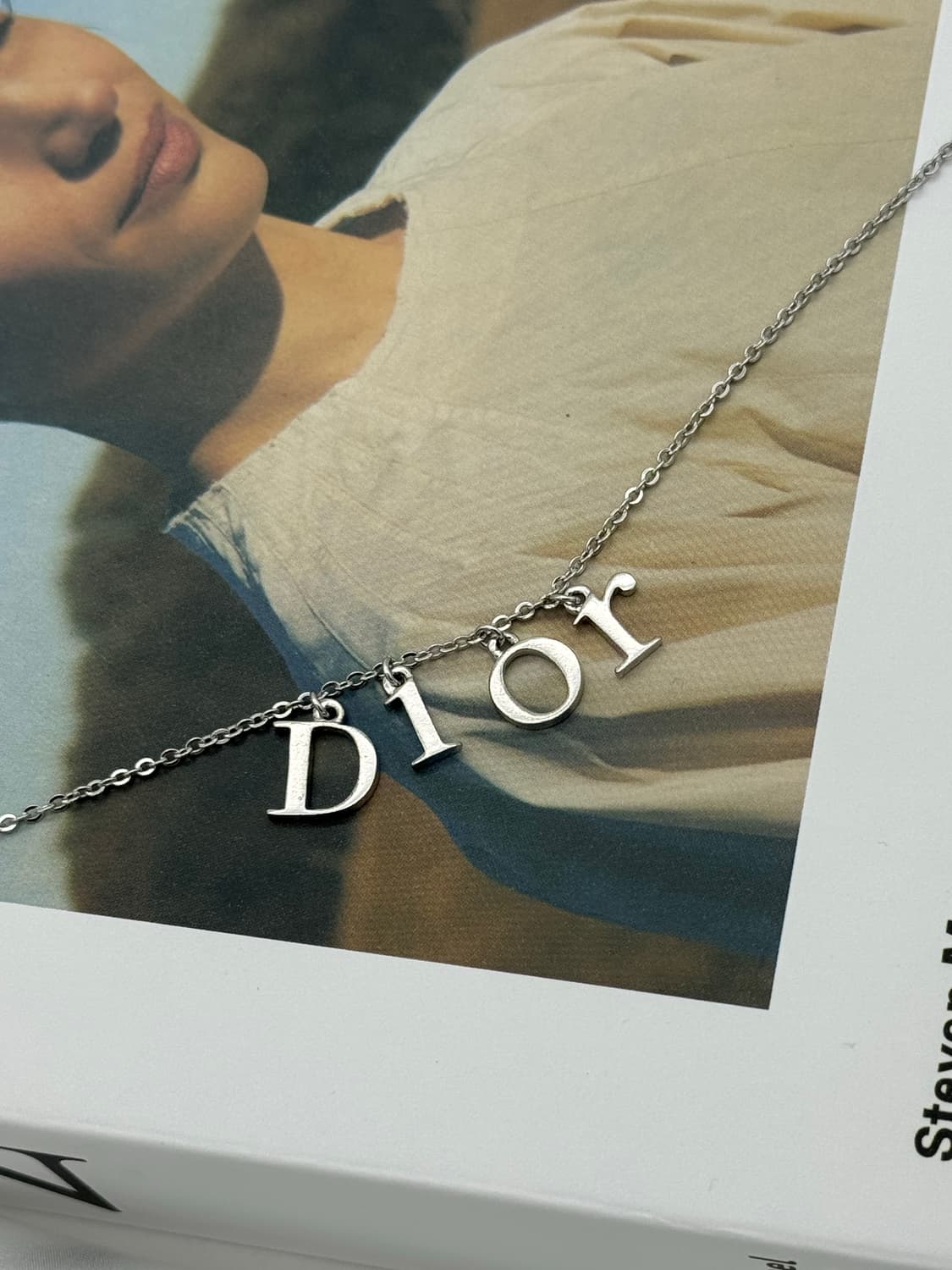 디올 이니셜 팔찌 상품이미지2