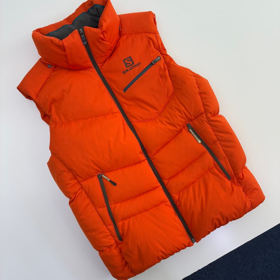Salomon  살로몬 로고 소프트웰 베스트 푸퍼 패딩 상품이미지2
