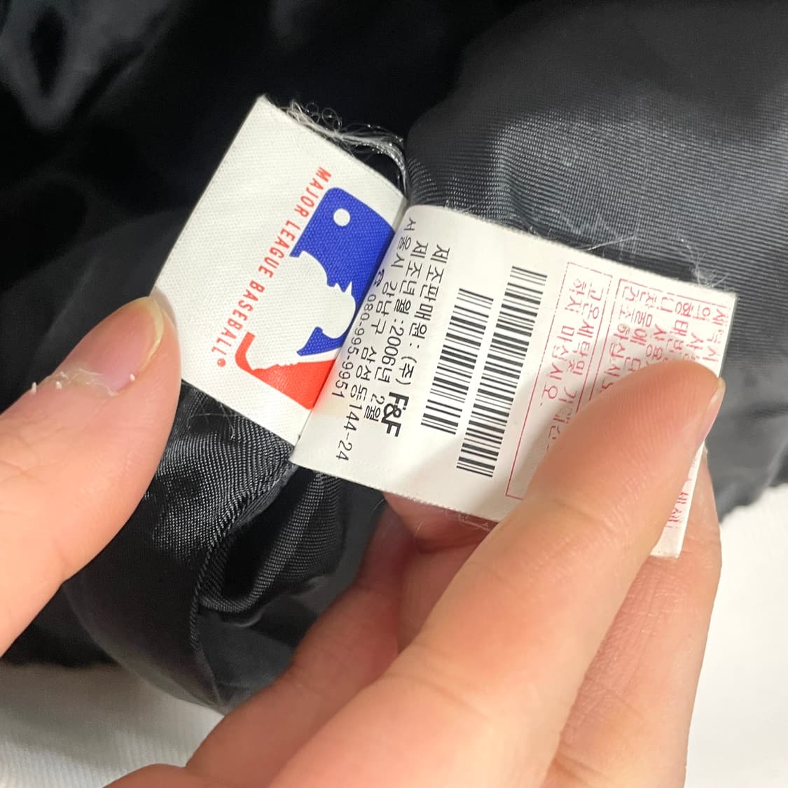 MLB 화이트삭스로고 블랙 새틴 크롭 야구점퍼 여성90  상품이미지5