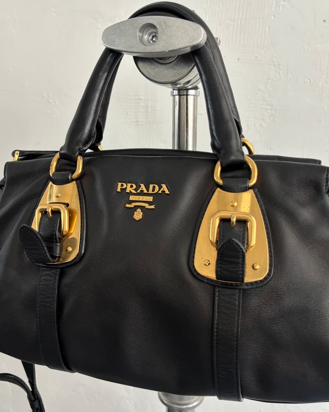 Prada 프라다 소프트 카프 버클 토트 백 상품이미지4