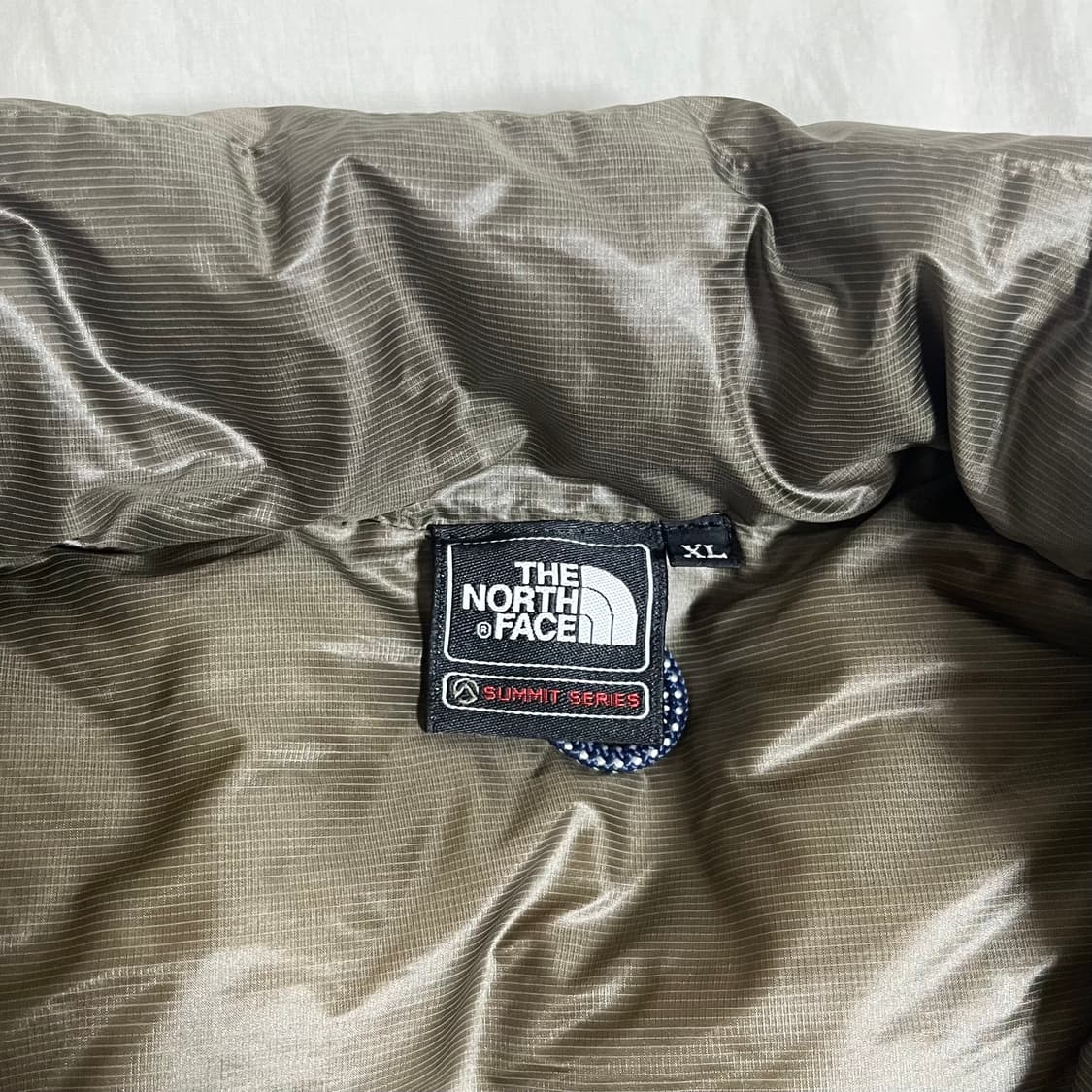 노스페이스 서밋시리즈 카키 패딩 상품이미지3