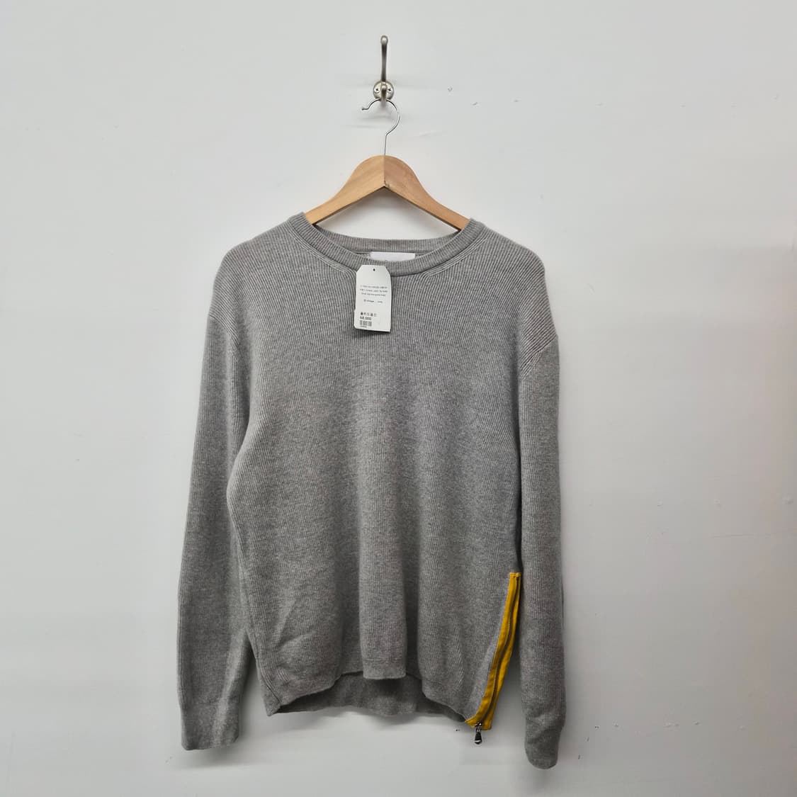 솔리드 옴므 지퍼 디테일 그레이 니트 남성 M 상품이미지1