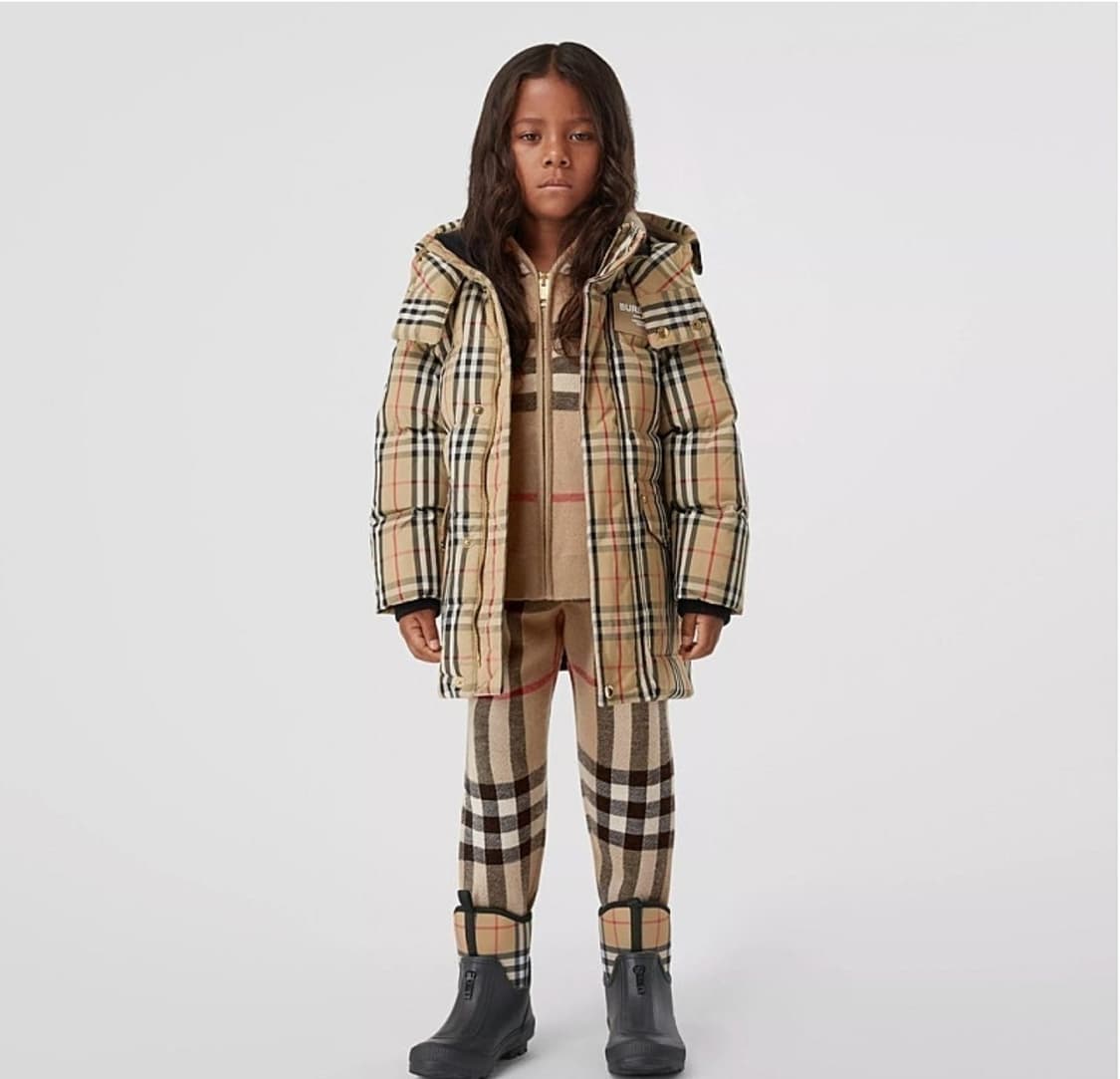 (23FW) 버버리 아우빈 빈티지체크 패치로고 후드 덕다운 패딩 (6Y) 상품이미지10