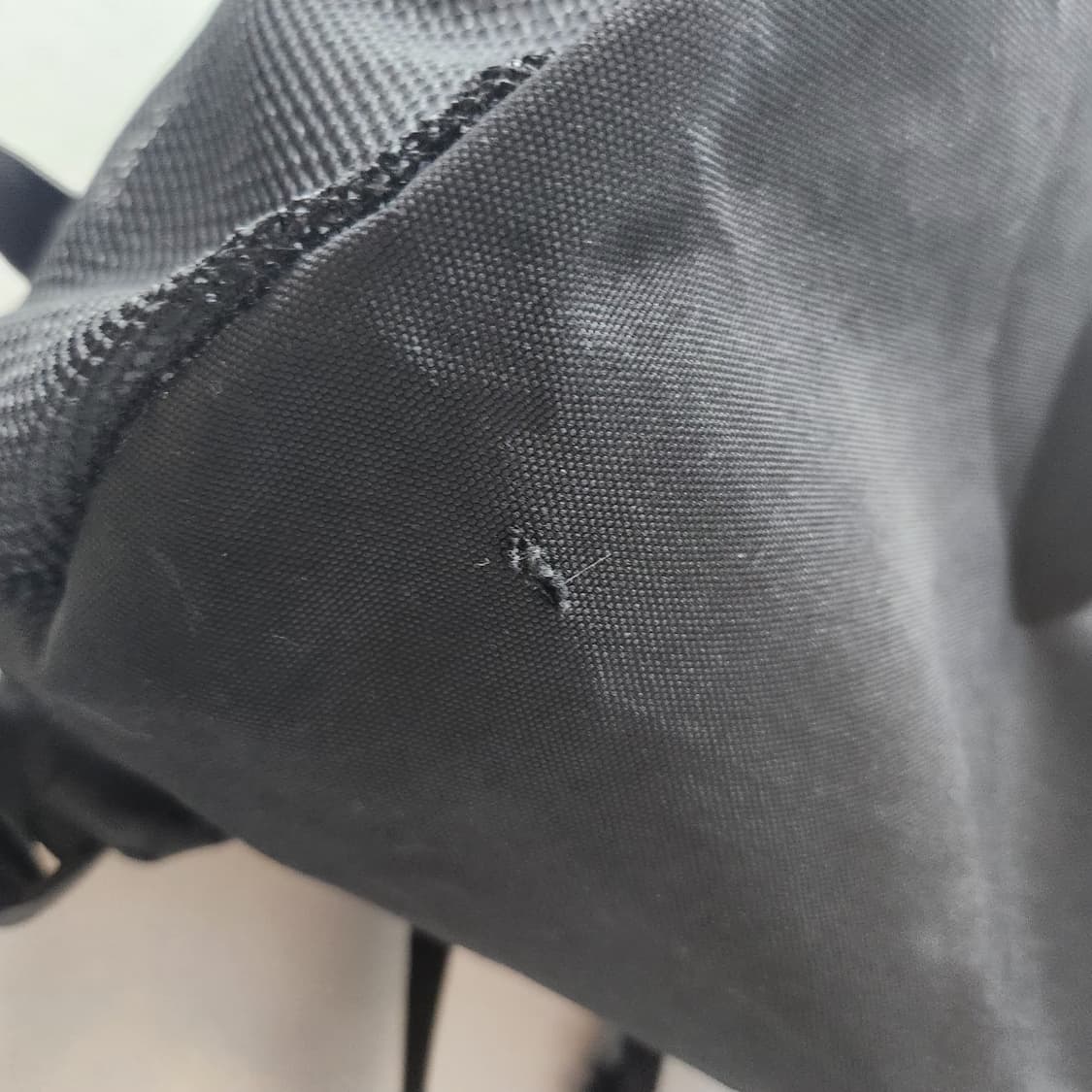 칼하트WIP 로고 킥플립 백팩 상품이미지5