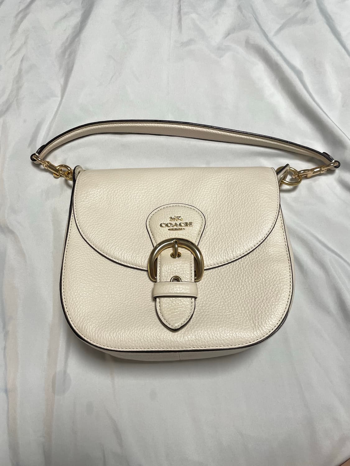 코치 아이보리 숄더백 상품이미지1