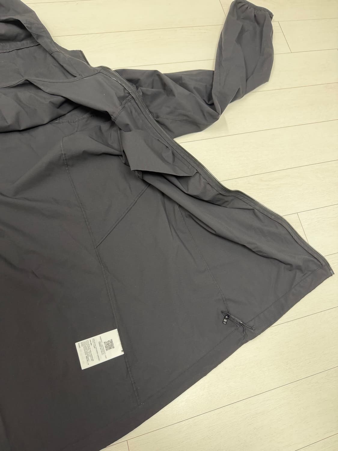 아크테릭스 스쿼미시 XL 사이즈  상태 9.6/10  사진찍고 절대 안입 상품이미지7