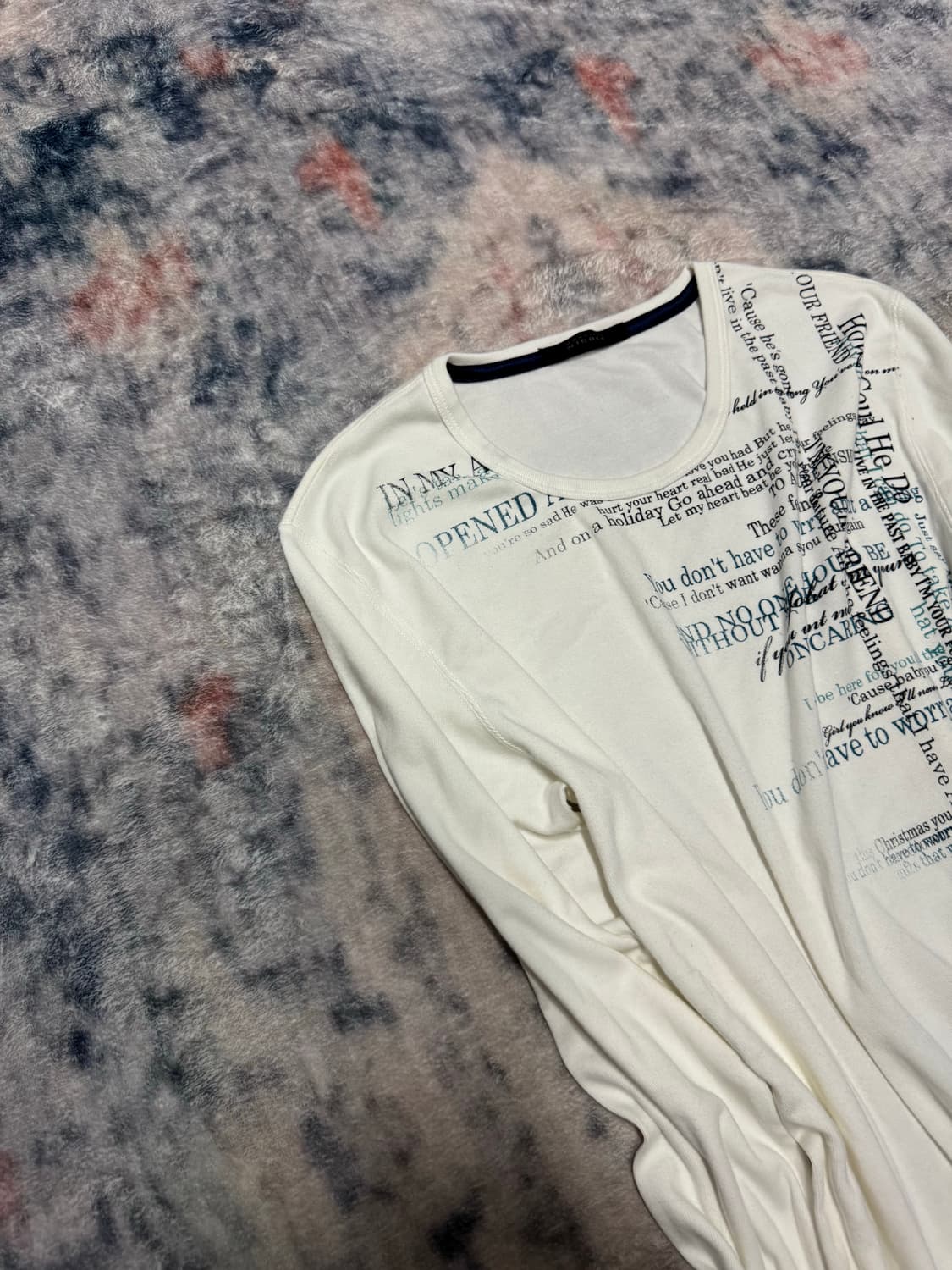 Nicole club vkei lettering cut sew 상품이미지3
