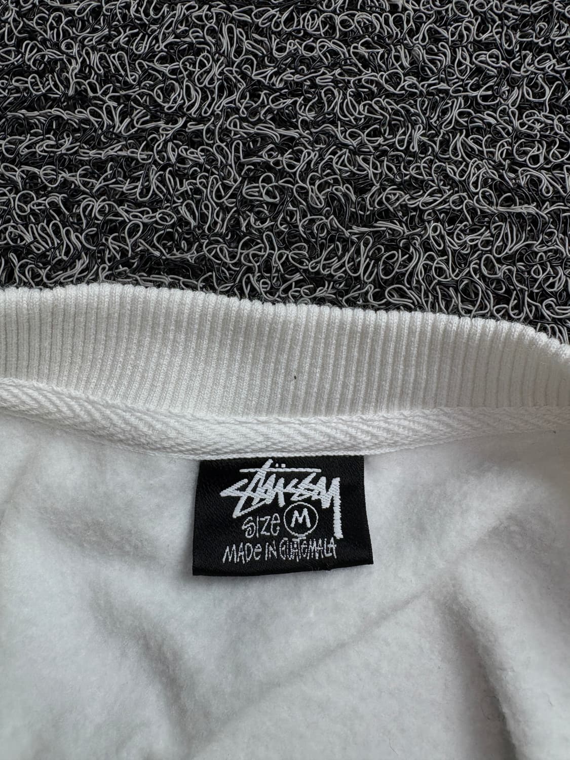 스투시 베이직 빅로고 미니멀 크루넥 스웻 셔츠 2042 상품이미지3